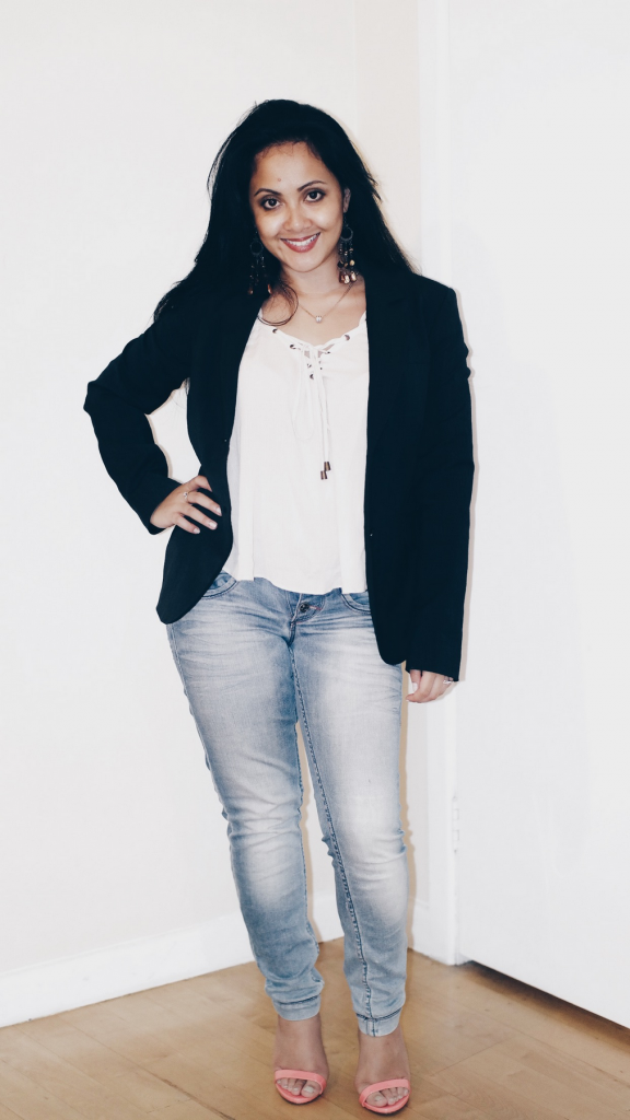 1 What_To_Wear_With_An_Off_The_Shoulder_Top_Everyday_Chic_Fashion_Paris_Chic_Style
