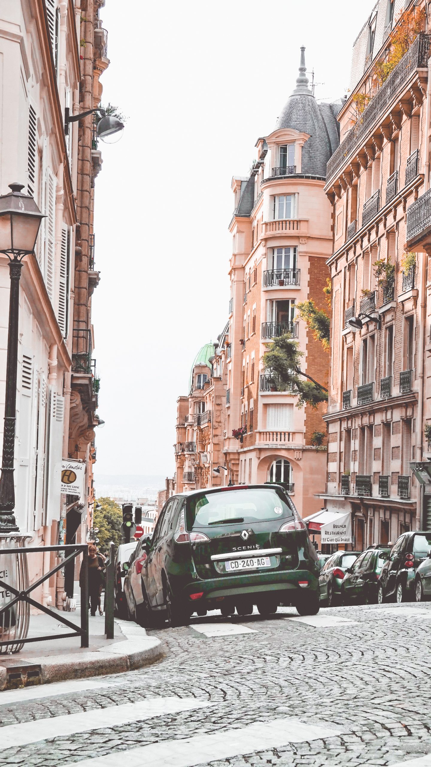 Paris-France-Rose-Gold-Lightroom-Preset-Paris-Chic-Style-Travel-Instagram-Fashion-Blog-12