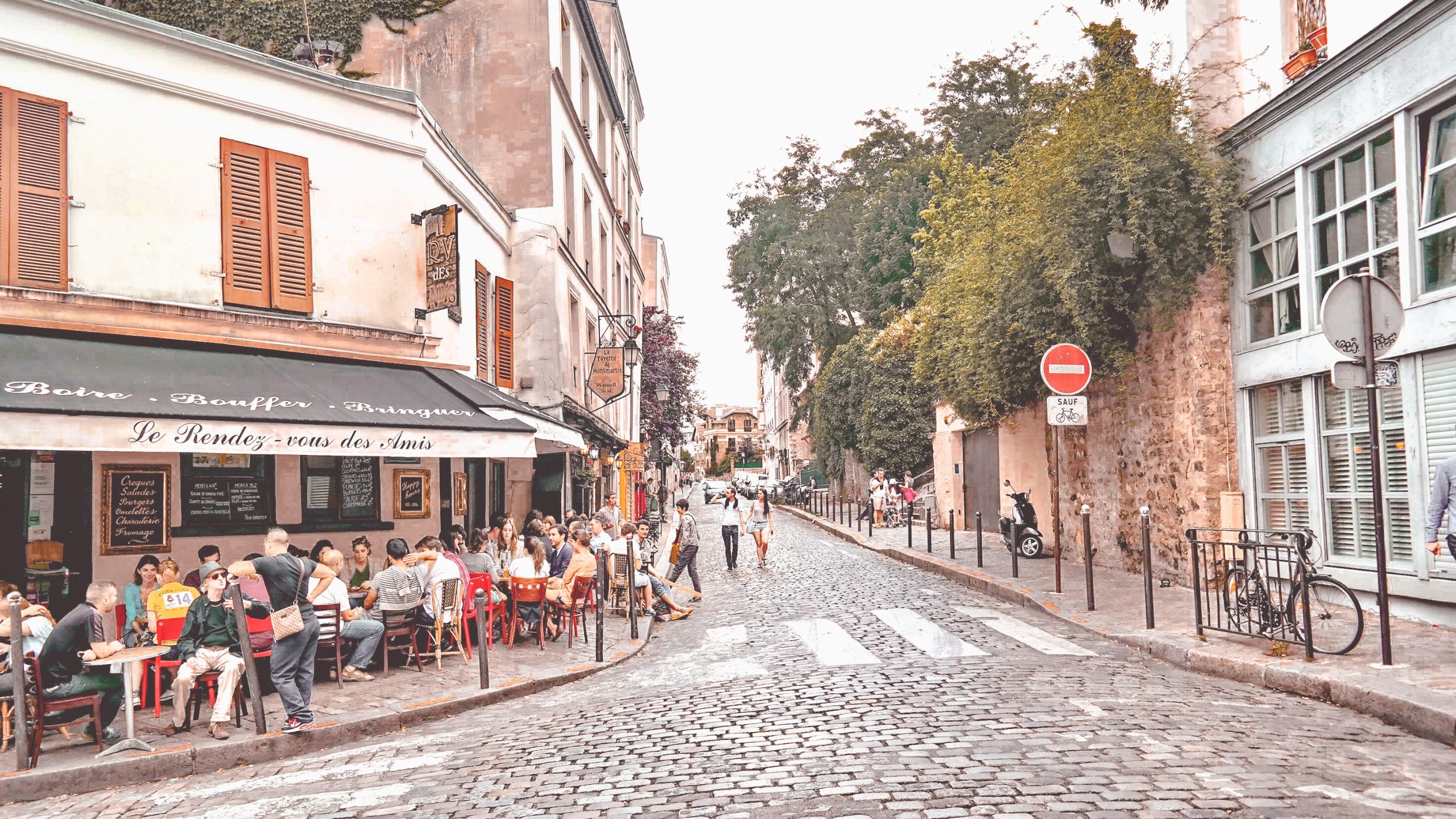 Paris-France-Rose-Gold-Lightroom-Preset-Paris-Chic-Style-Travel-Instagram-Fashion-Blog-16
