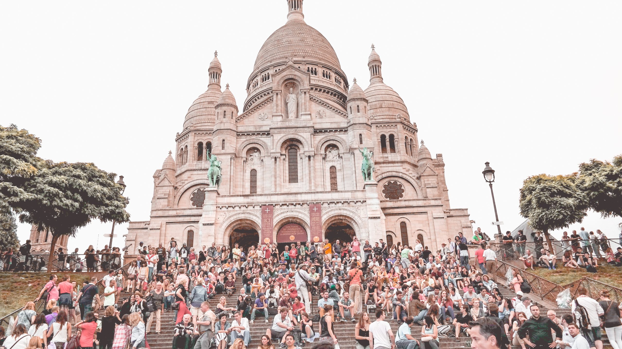 Paris-France-Rose-Gold-Lightroom-Preset-Paris-Chic-Style-Travel-Instagram-Fashion-Blog-21