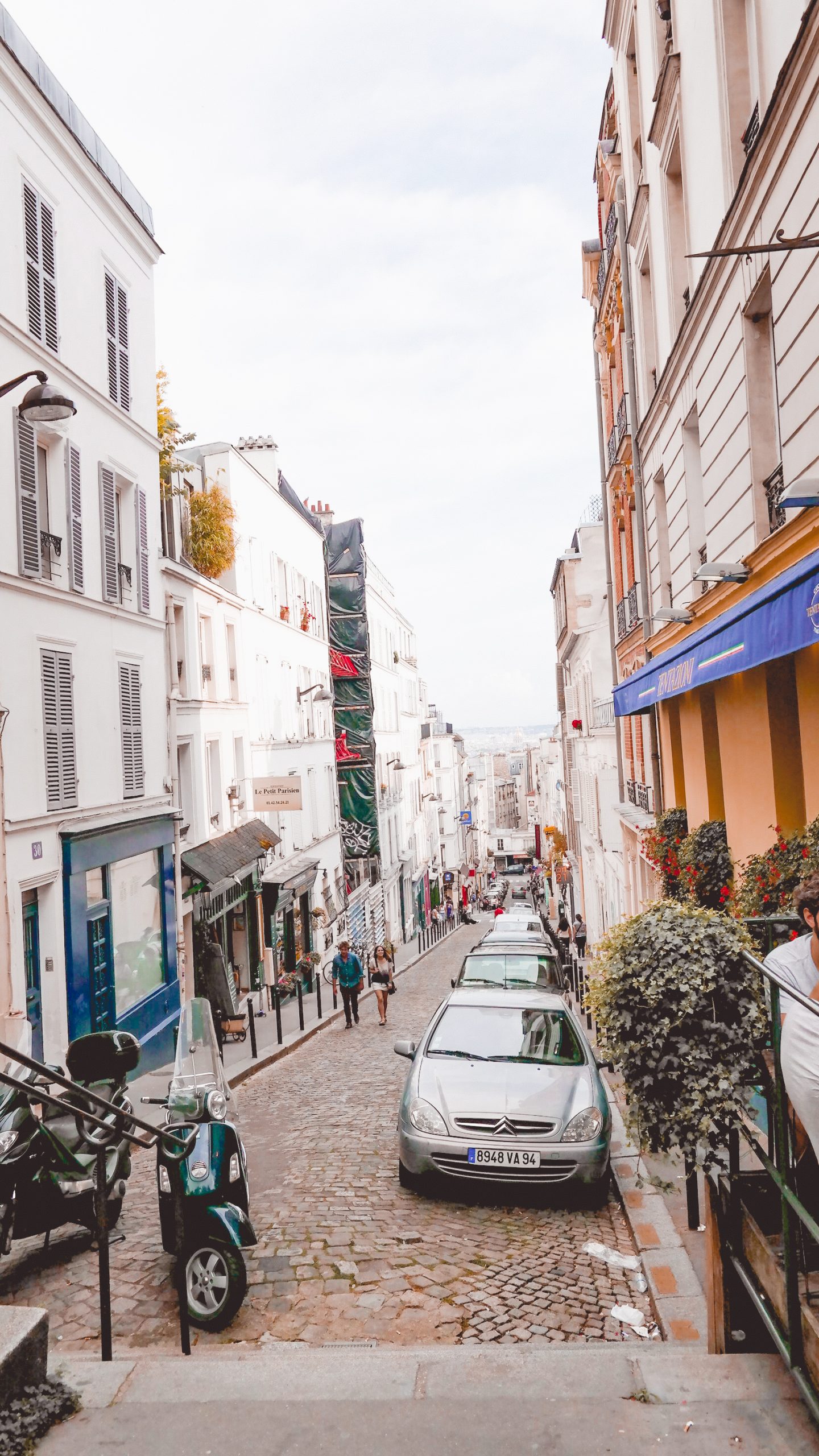 Paris-France-Rose-Gold-Lightroom-Preset-Paris-Chic-Style-Travel-Instagram-Fashion-Blog-5