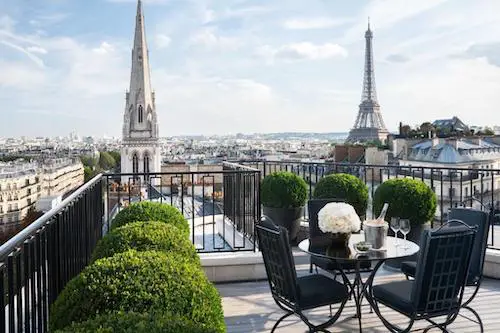 Affordable Luxurious Hotel In Paris With Eiffel Tower View Balcony Four Seasons Hotel George V Paris Chic Style