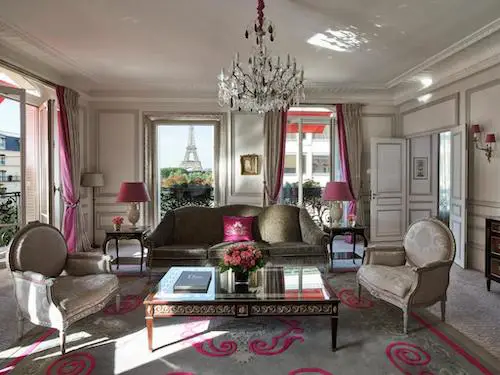 Cheap Luxurious Hotel In Paris With Eiffel Tower View & Terraces Hotel Plaza Athenee Paris Chic Style